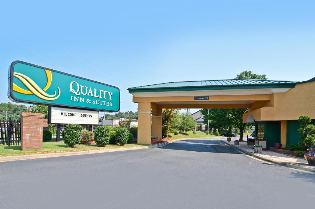 Quality Inn & Suites Coliseum Greensboro Exterior foto